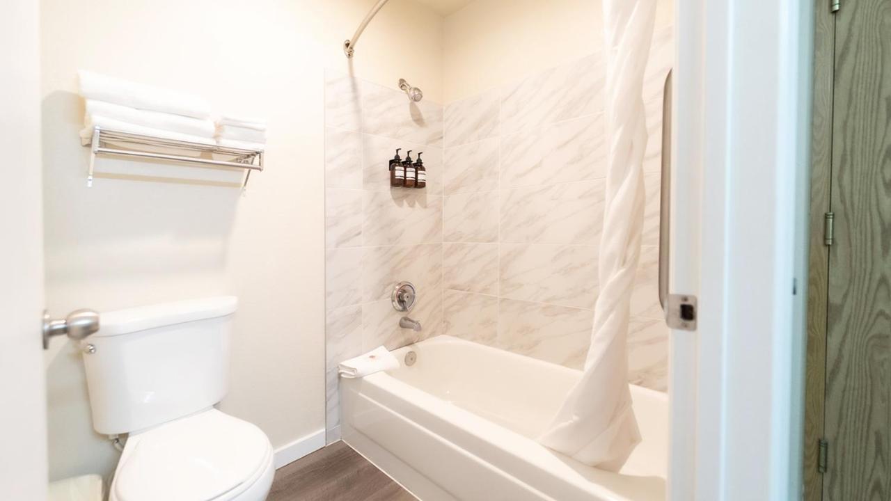 Hotel Ocean Star Sequim